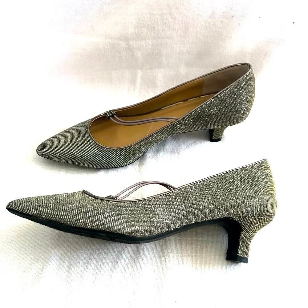 J.Renee Idenah womens pointed toe pump size 9M